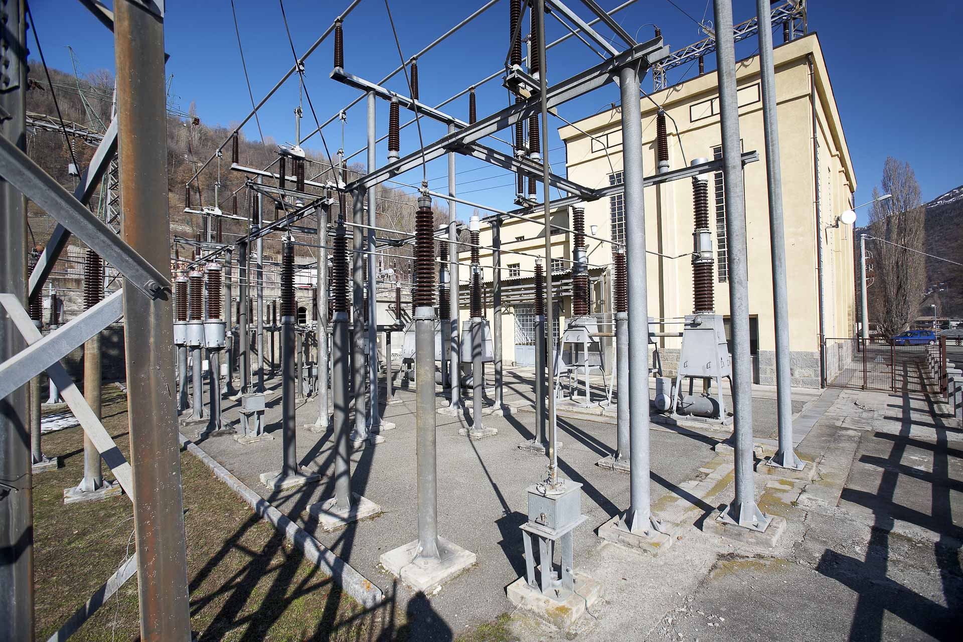 Esterno impianto Centrale produzione energia idroelettrica rinnovabile Signayes CVA