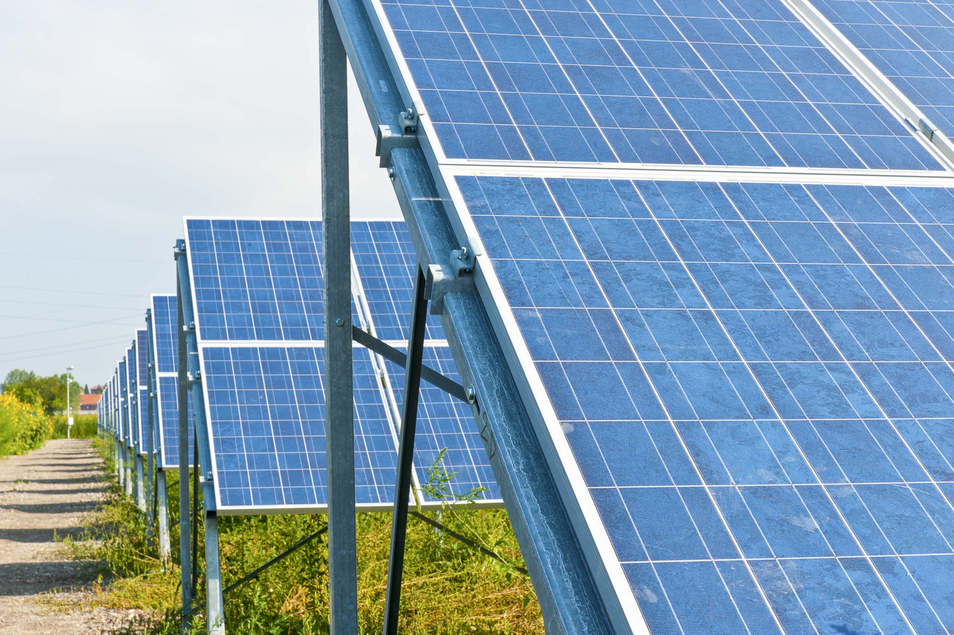 Parco produzione energia dal sole rinnovabile sostenibile Alessandria sud pannelli fotovoltaici