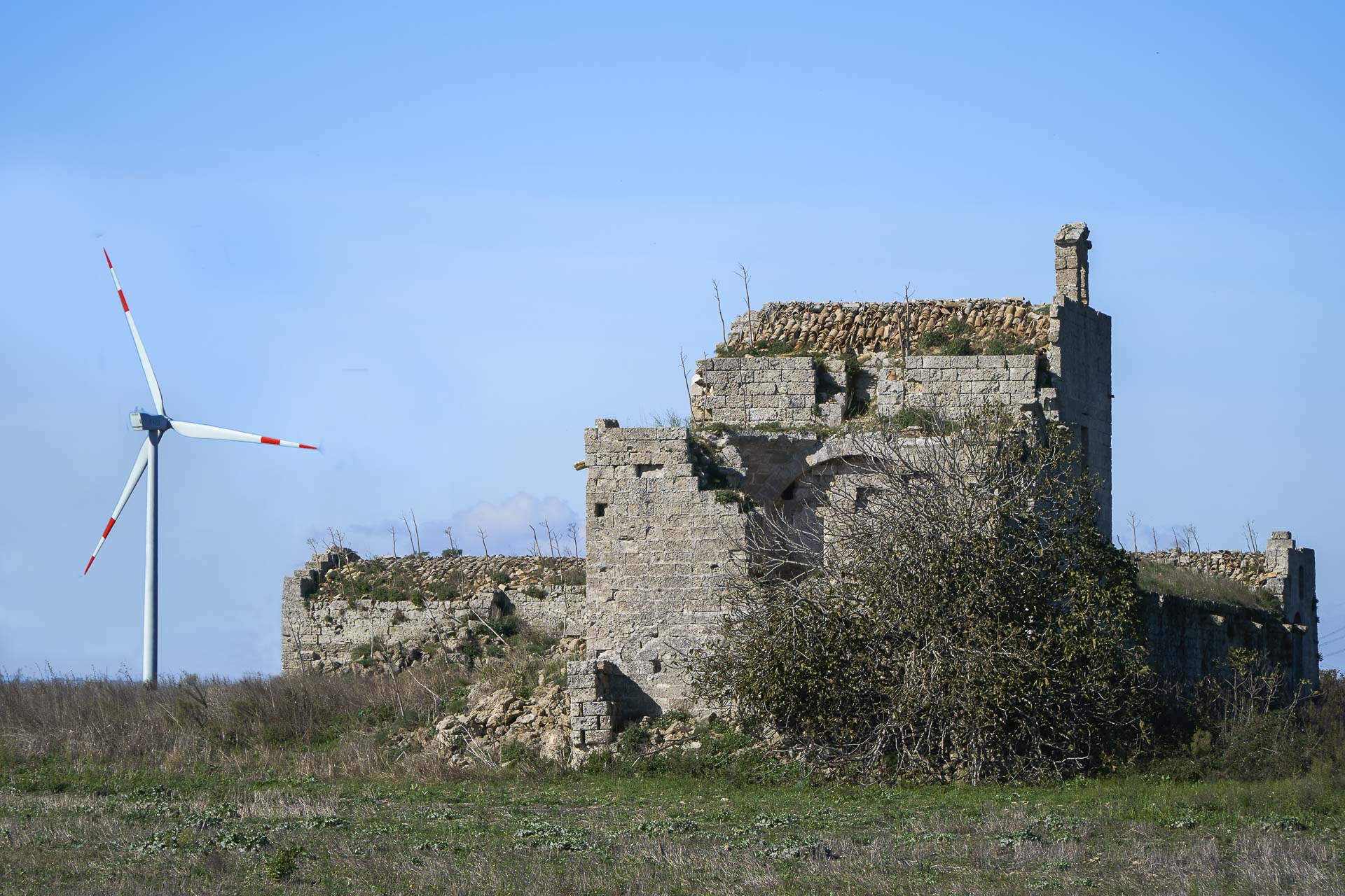 Impianto energia verde elettrica eolica rinnovabile Lamacarvotta