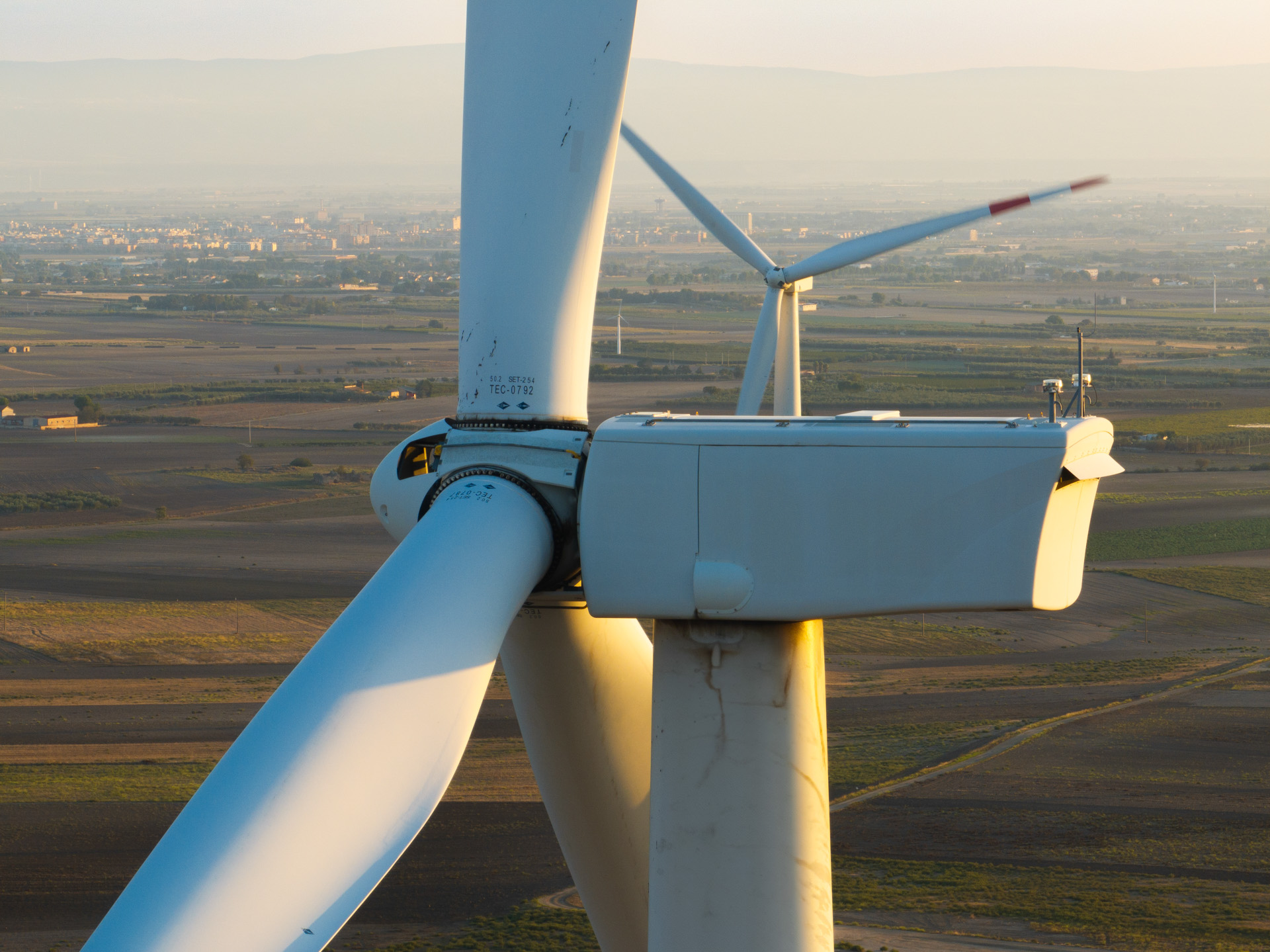 Impianto produzione energia verde eolica rinnovabile di Ponte Albanito