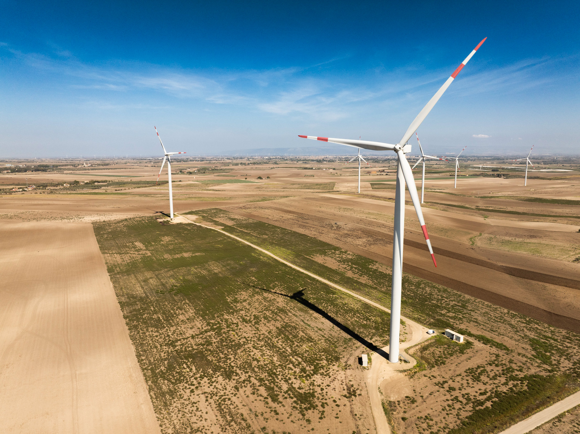 Impianto produzione energia verde eolica rinnovabile di Ponte Albanito