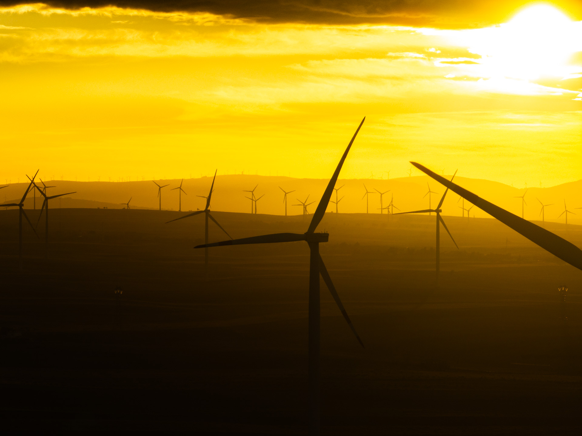 Impianto produzione energia elettrica verde rinnovabile eolica CVA Ponte Albanito